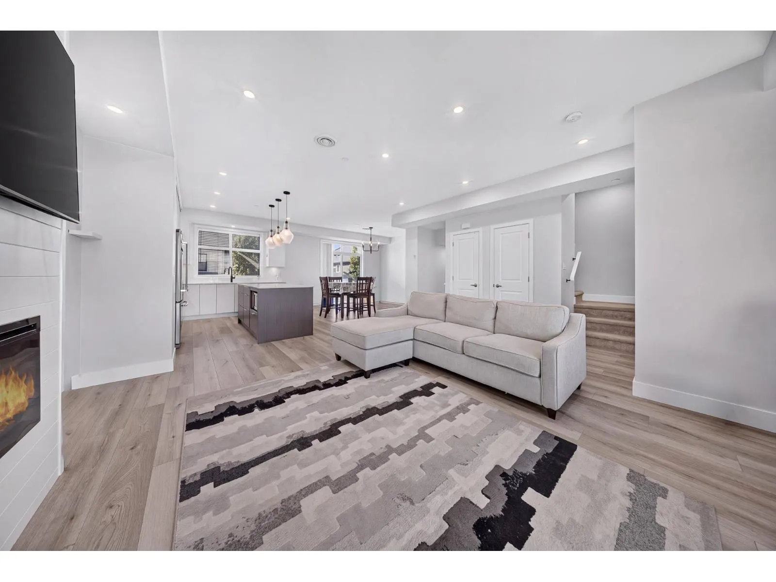 209 46211 PROMONTORY ROAD|Sardis South
