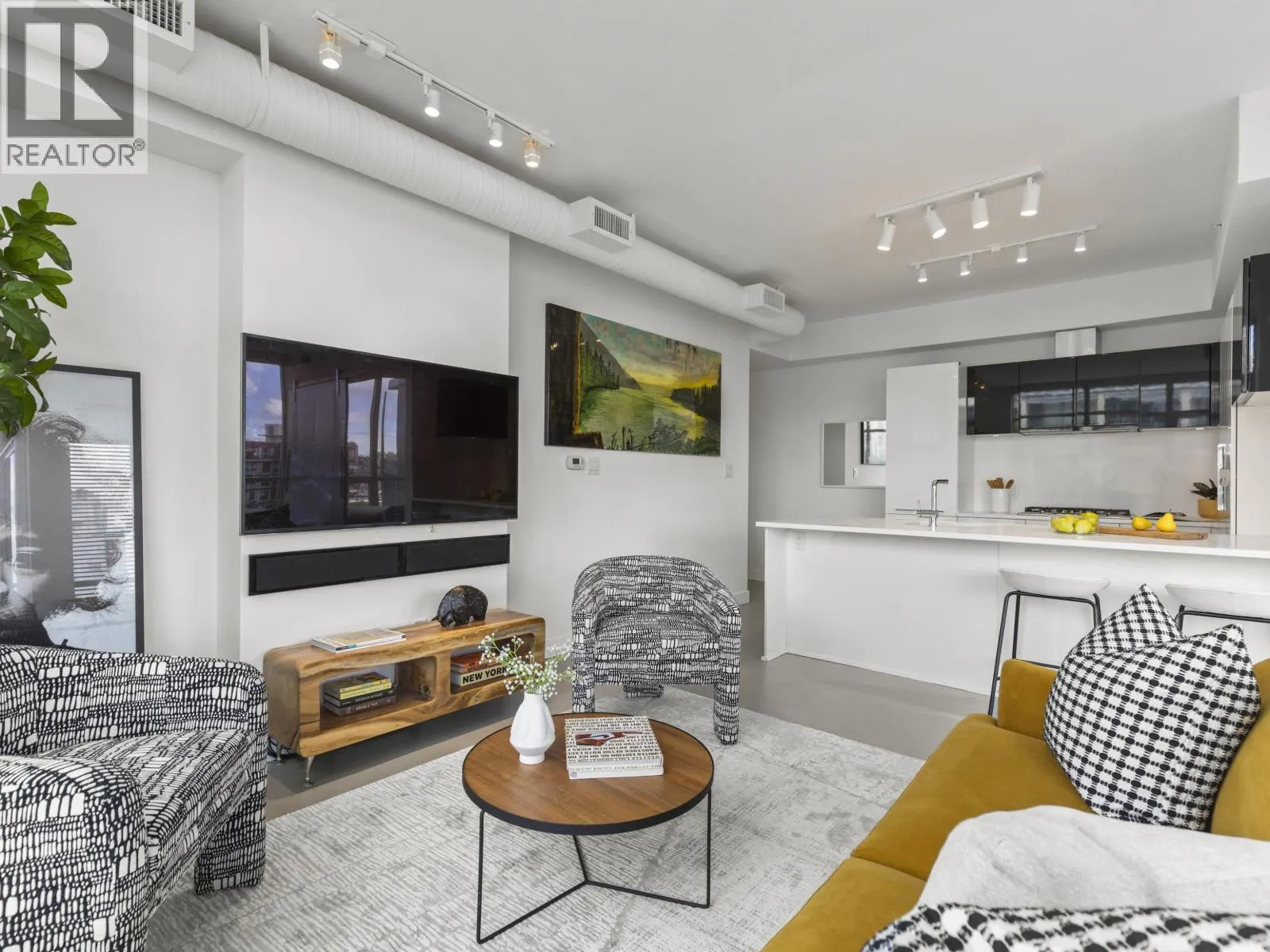 1508 108 E 1ST AVENUE