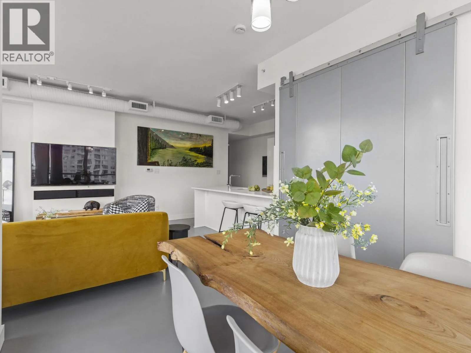 1508 108 E 1ST AVENUE