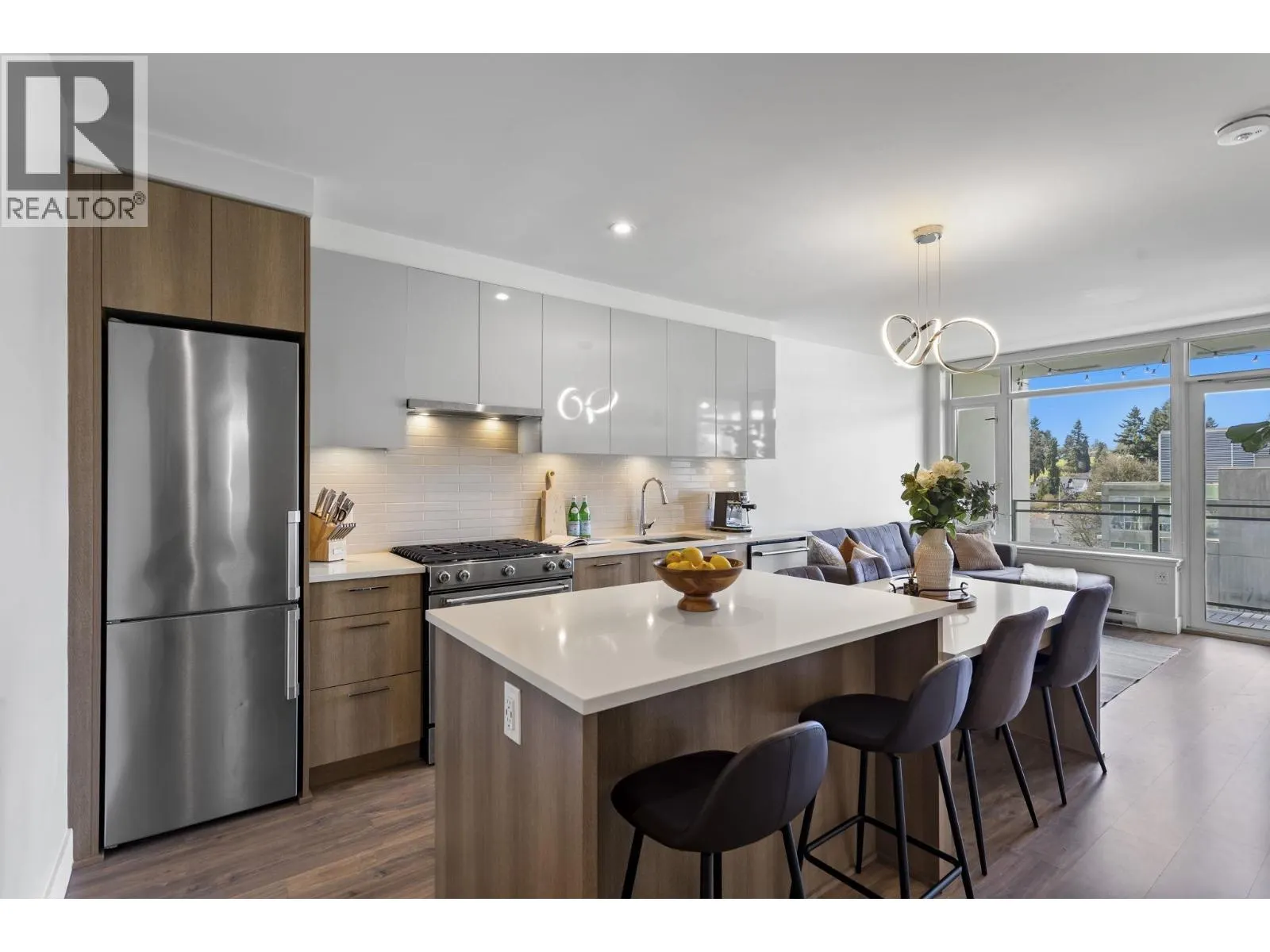 803 258 NELSON'S COURT