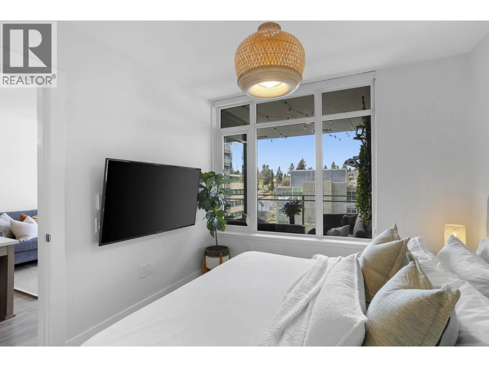 803 258 NELSON'S COURT