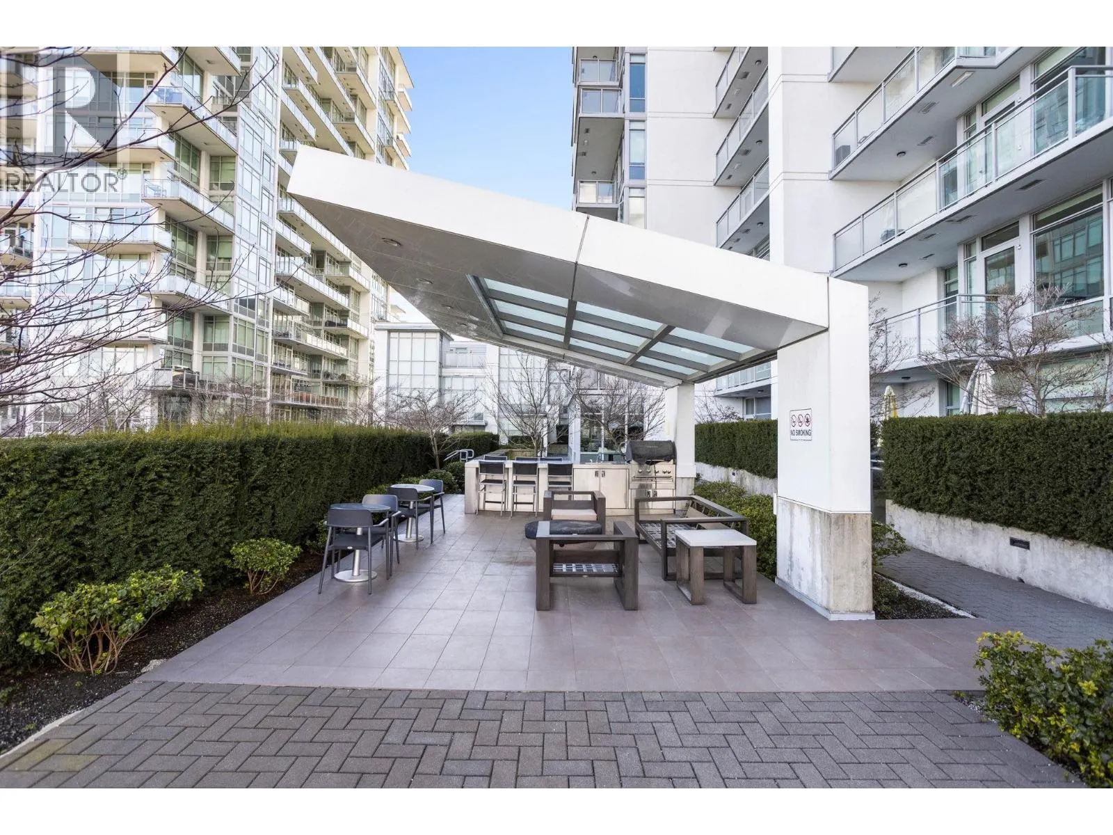 803 258 NELSON'S COURT