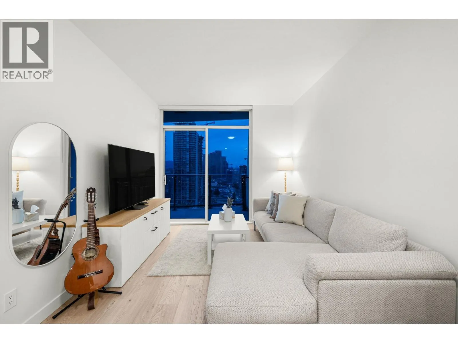 2607 2181 MADISON AVENUE