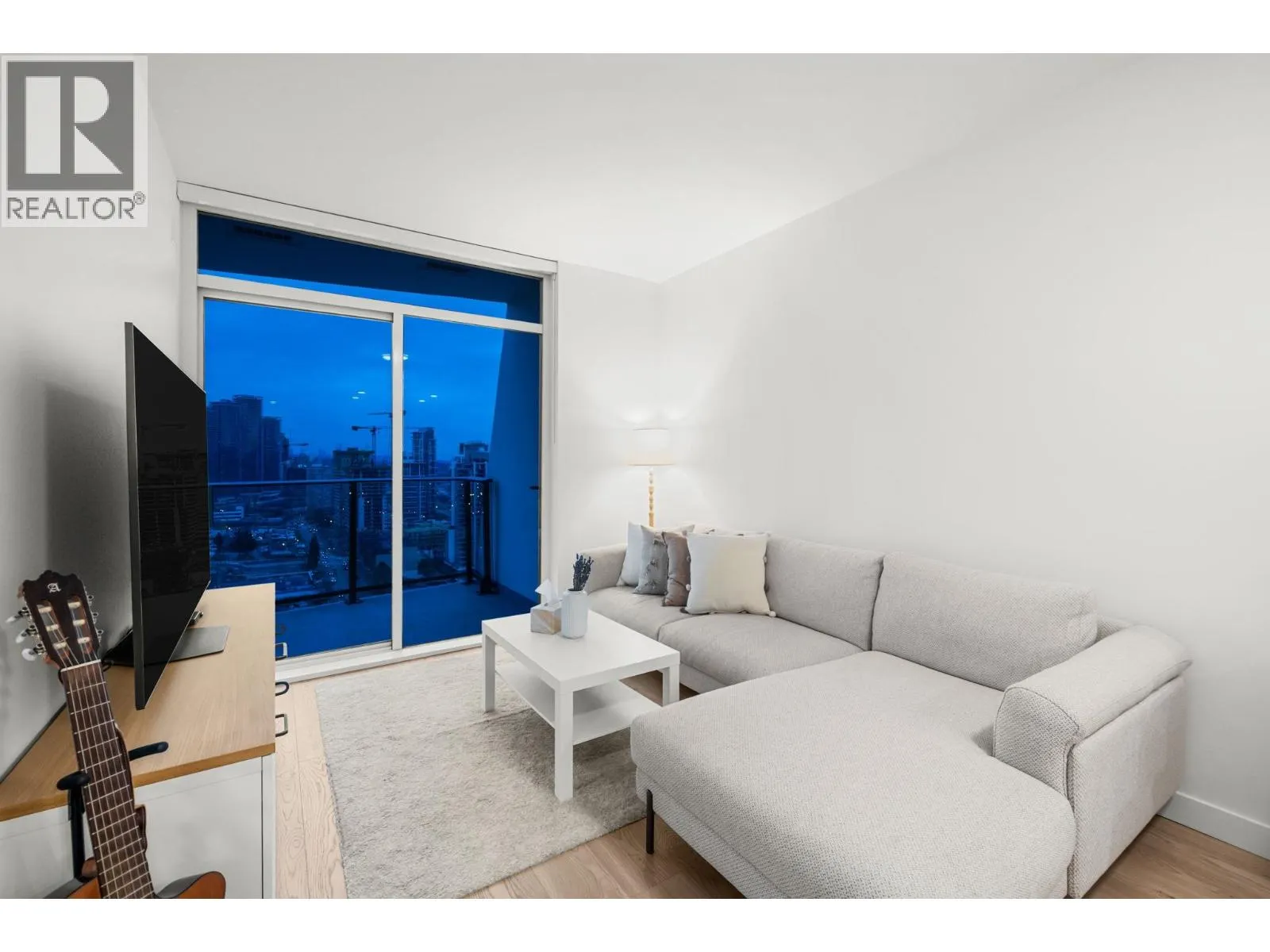 2607 2181 MADISON AVENUE