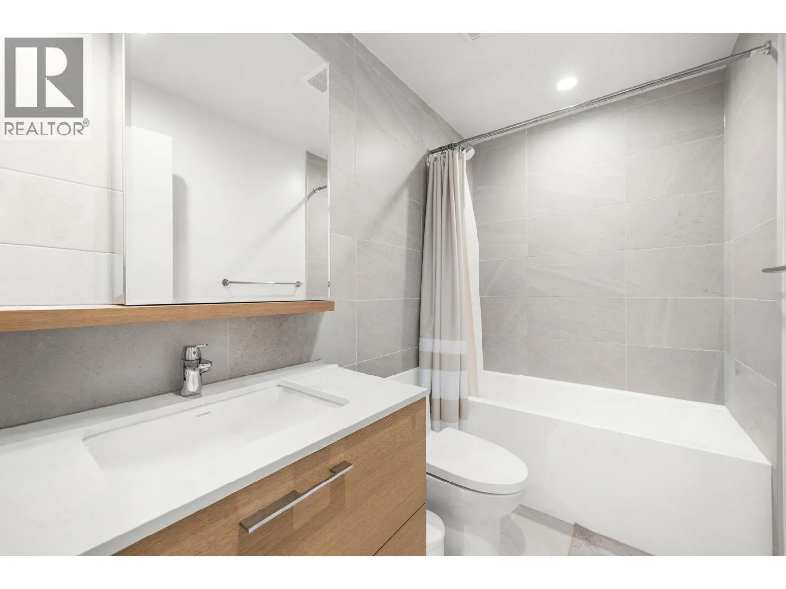 2607 2181 MADISON AVENUE
