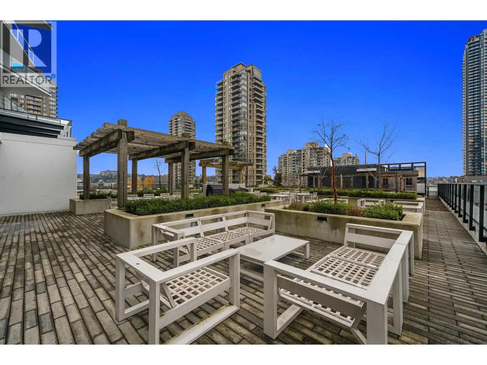 2607 2181 MADISON AVENUE