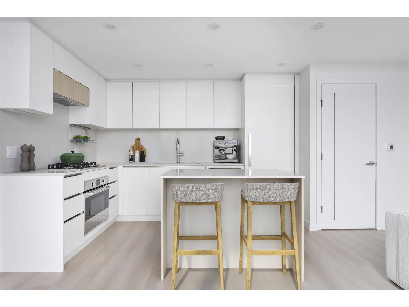 1904 13573 98A AVENUE