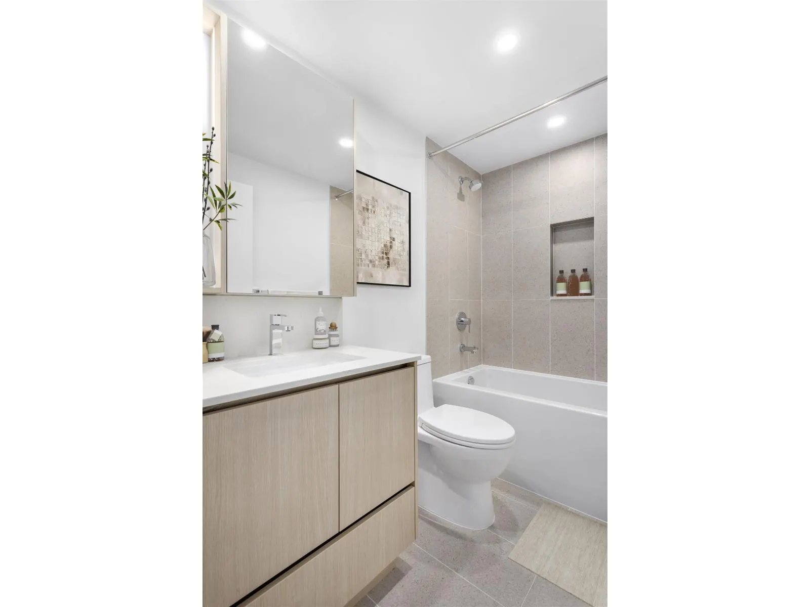 1904 13573 98A AVENUE
