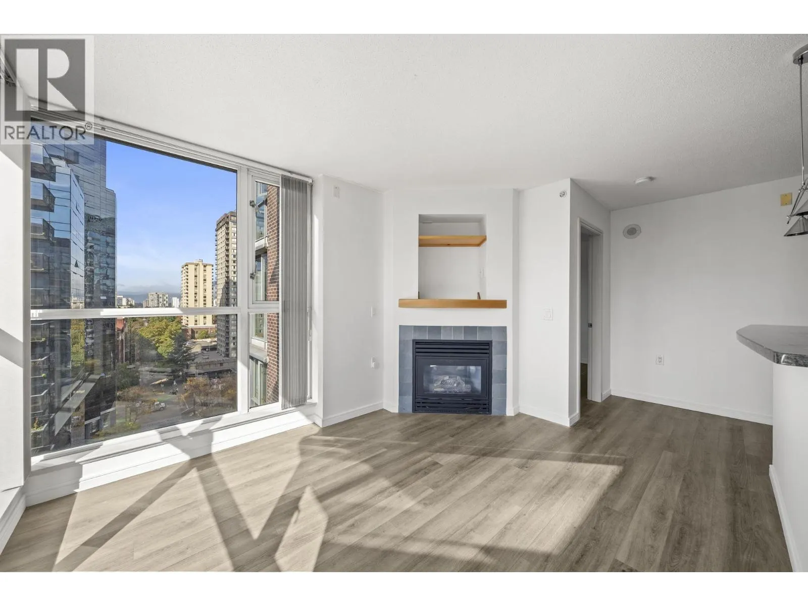 1807 1068 HORNBY STREET