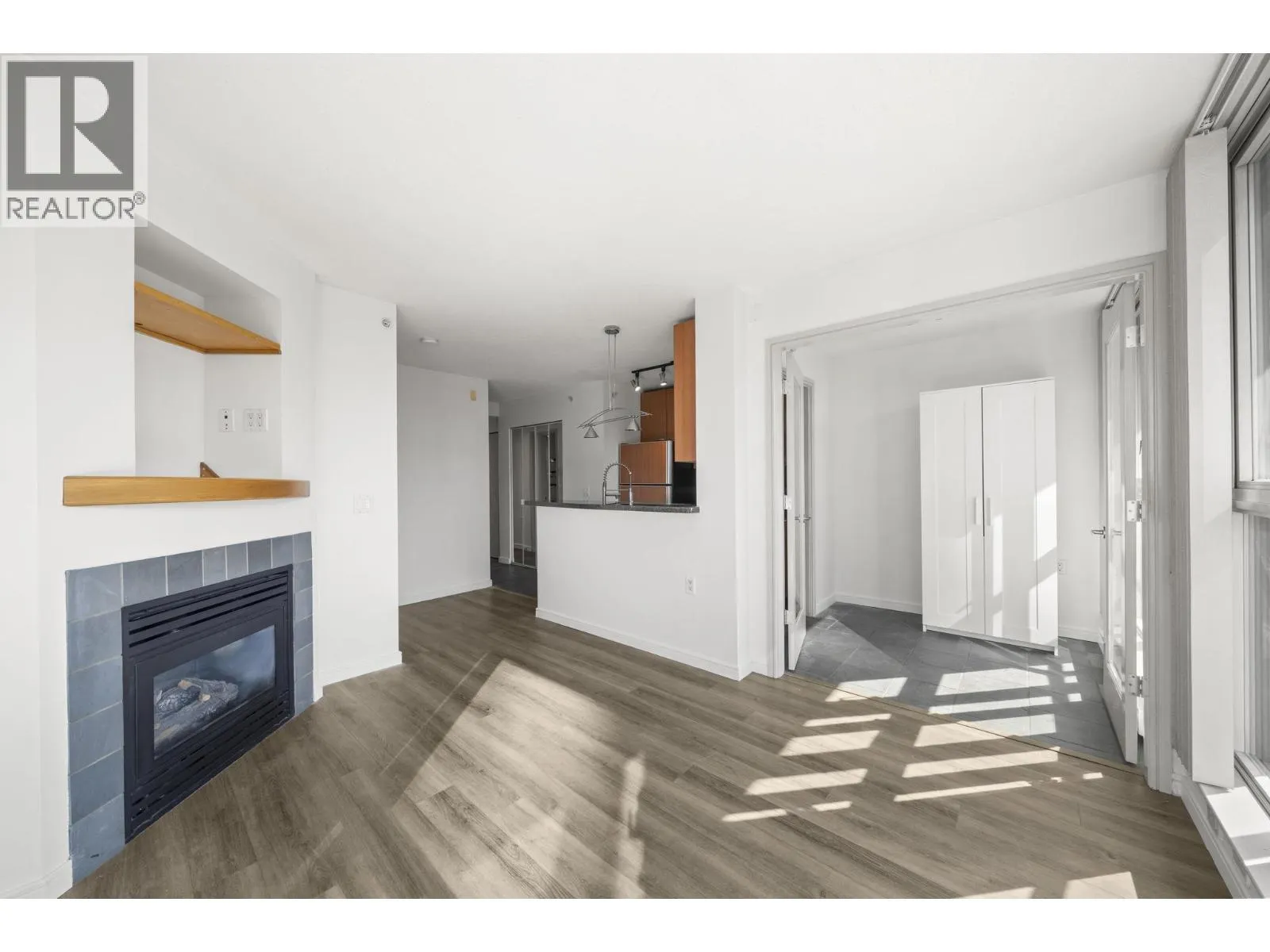 1807 1068 HORNBY STREET