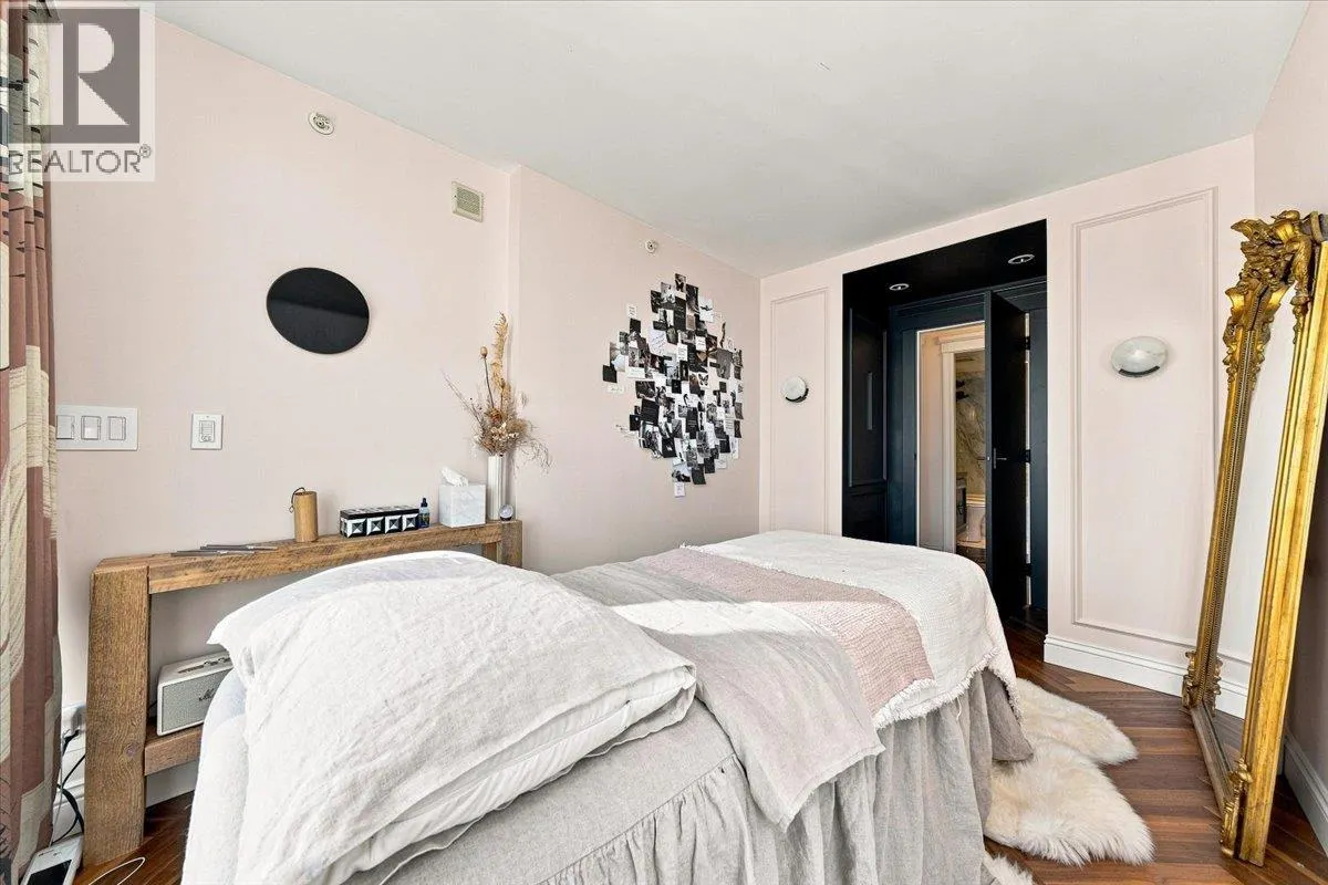 2503 198 AQUARIUS MEWS
