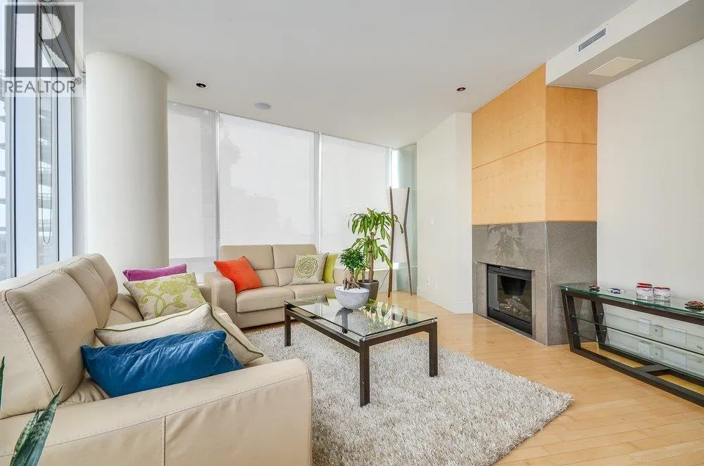 3304 1077 W CORDOVA STREET