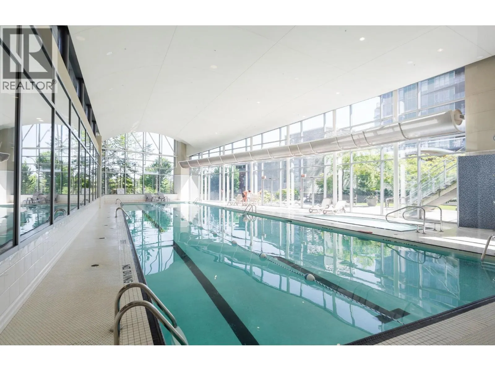 908 1408 STRATHMORE MEWS