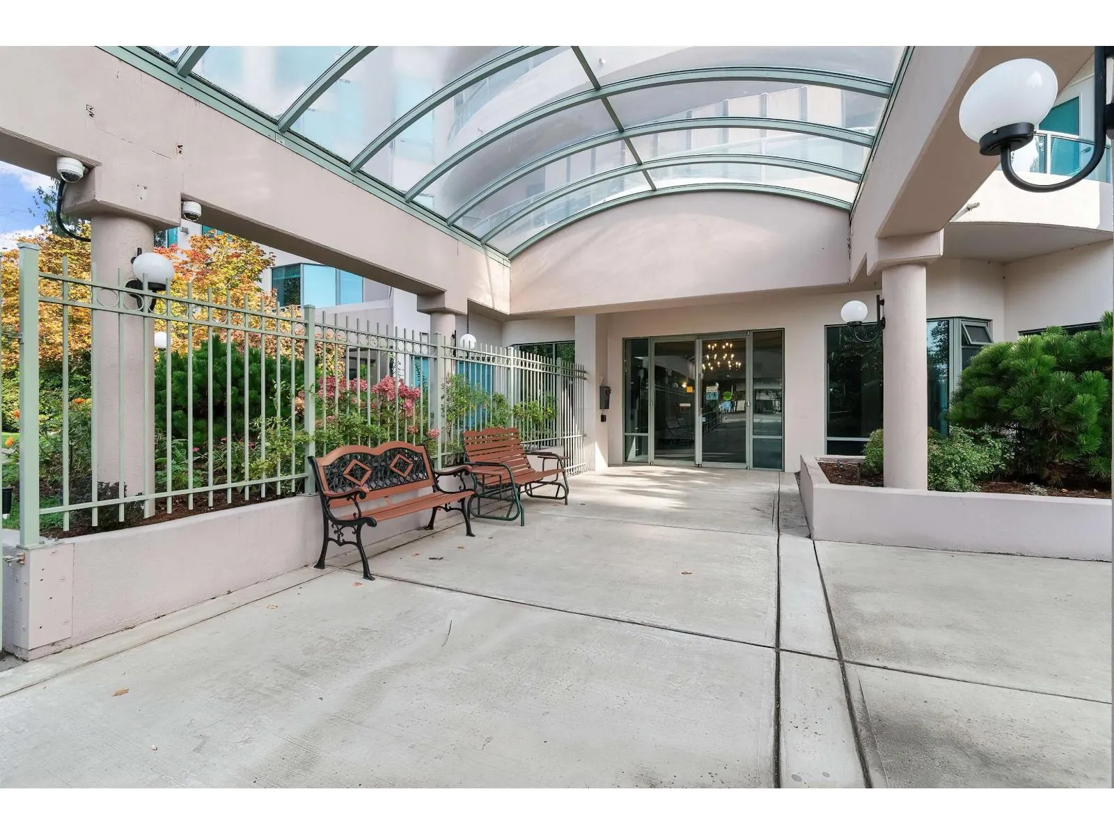 805 33065 MILL LAKE ROAD