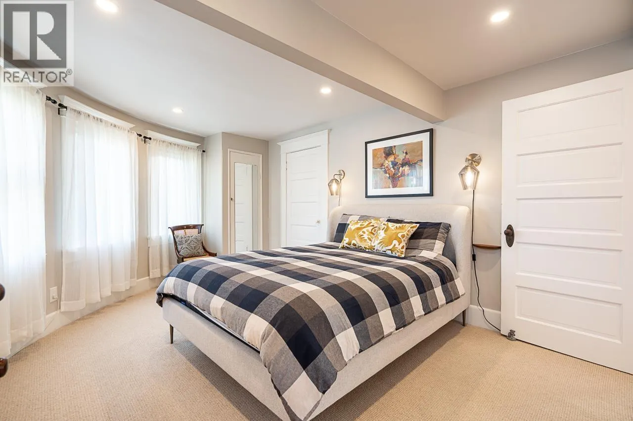 416 W 6TH STREET
