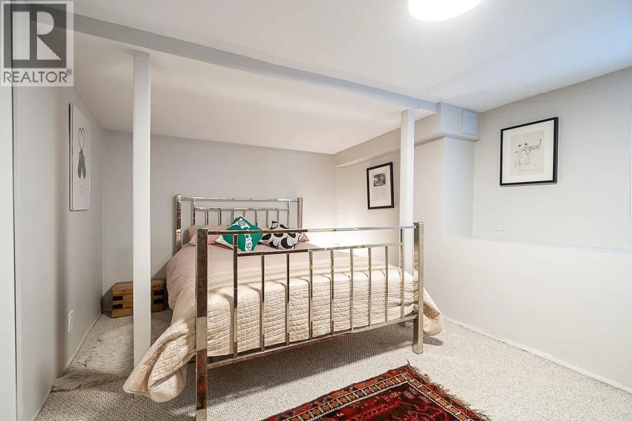 416 W 6TH STREET