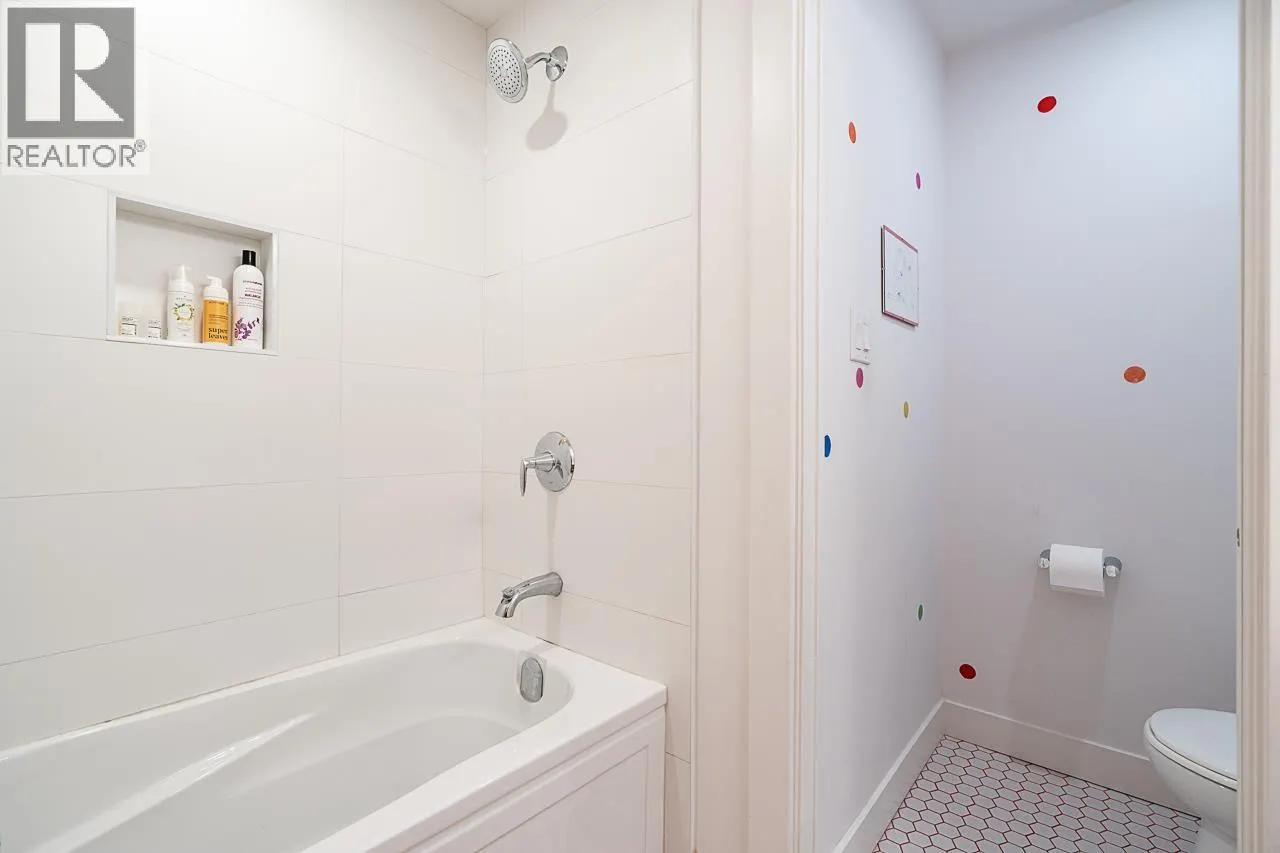 416 W 6TH STREET