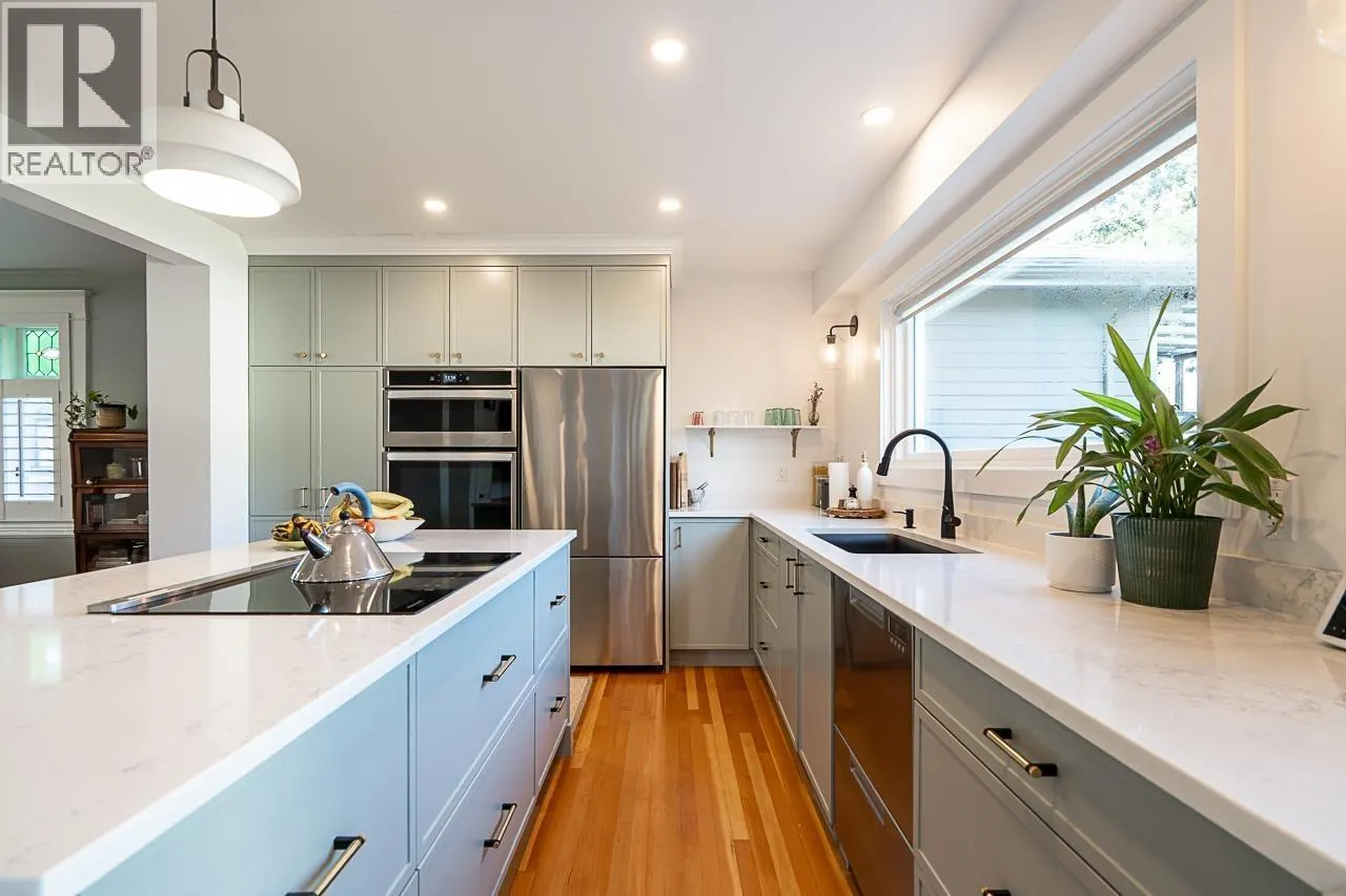 416 W 6TH STREET