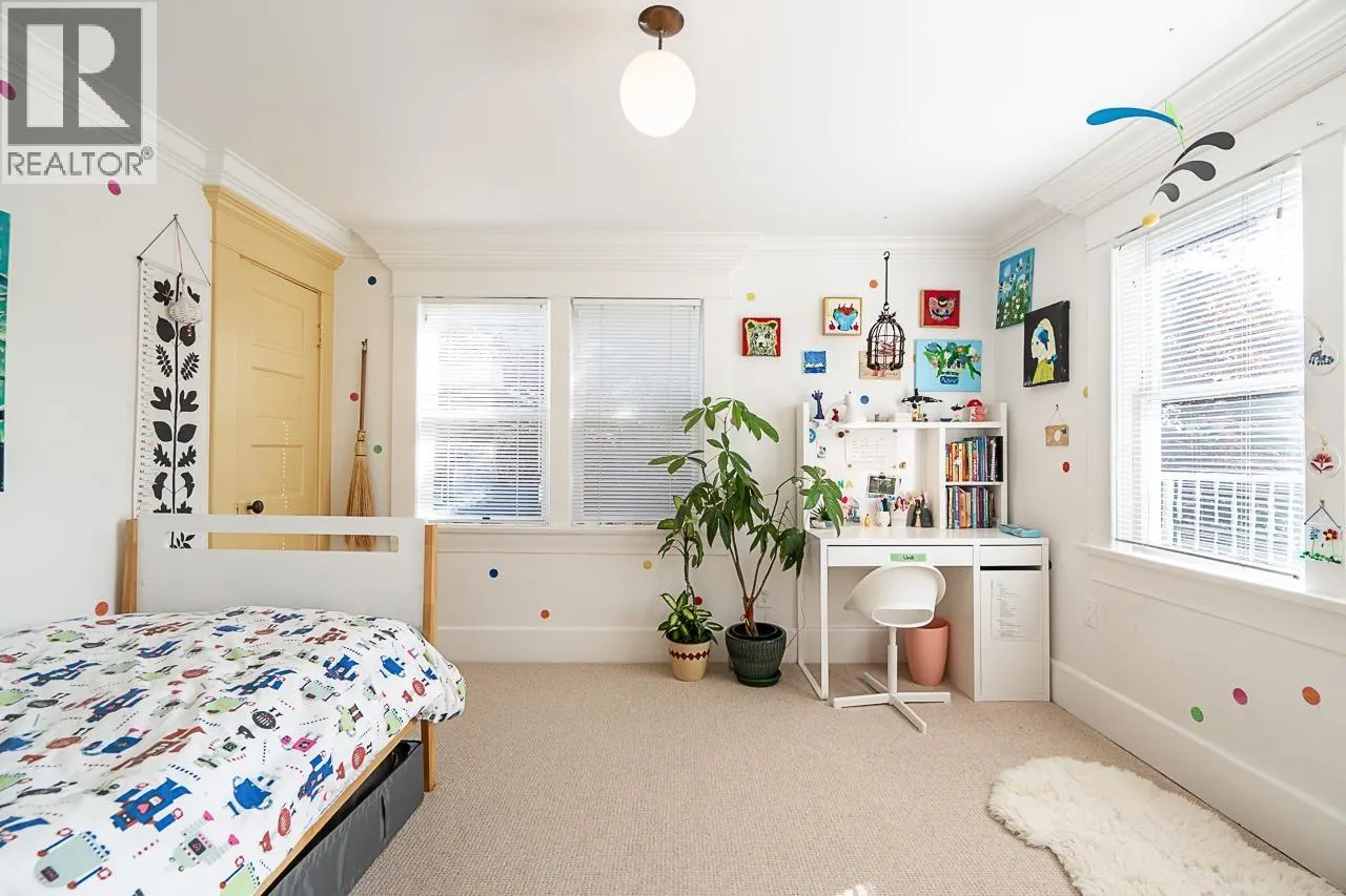 416 W 6TH STREET
