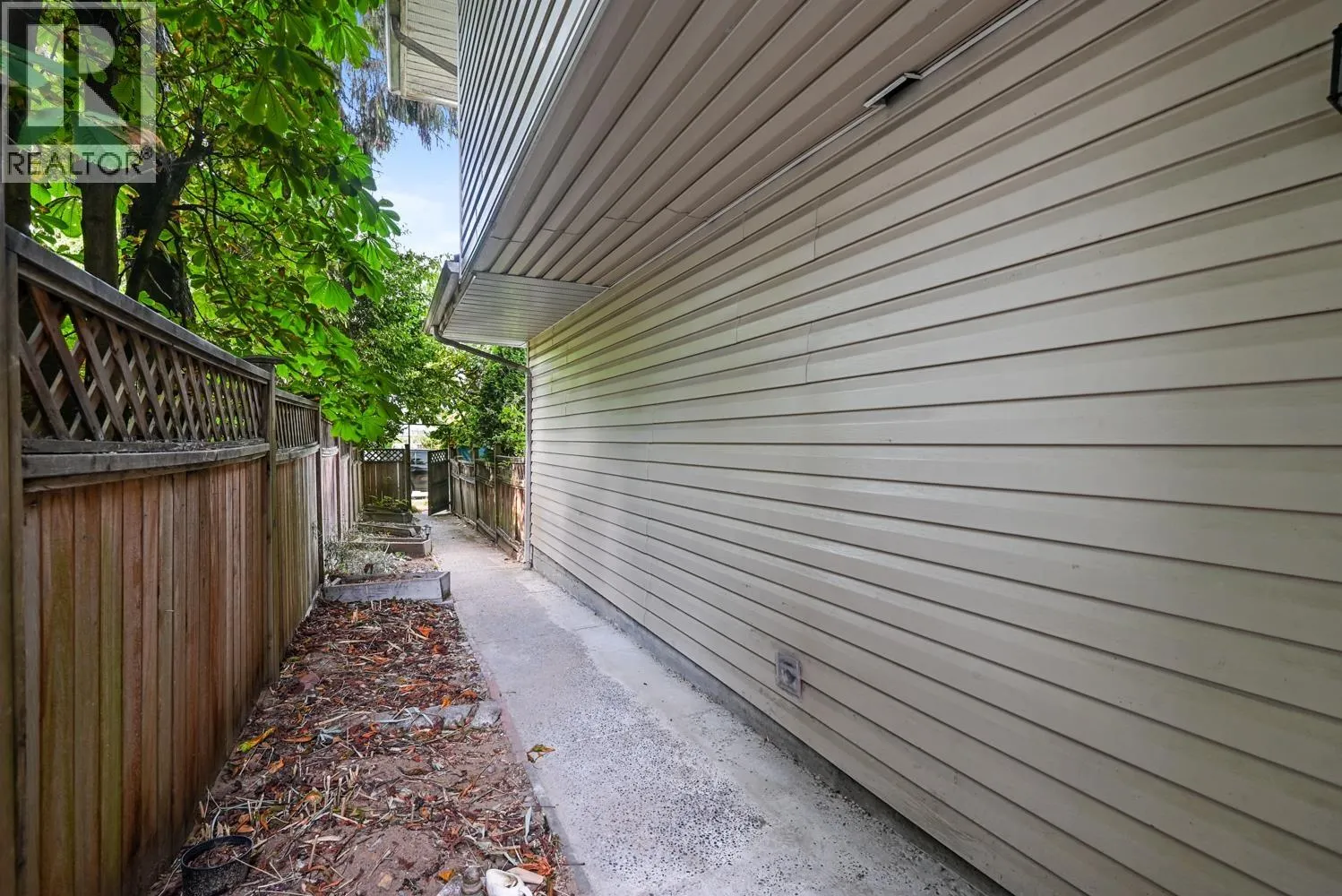 819 W 70TH AVENUE