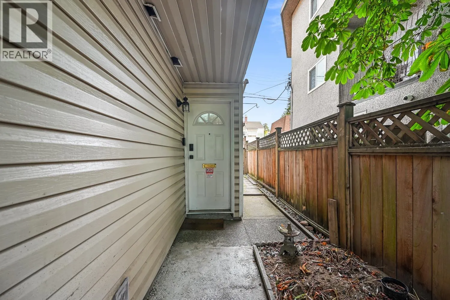 819 W 70TH AVENUE