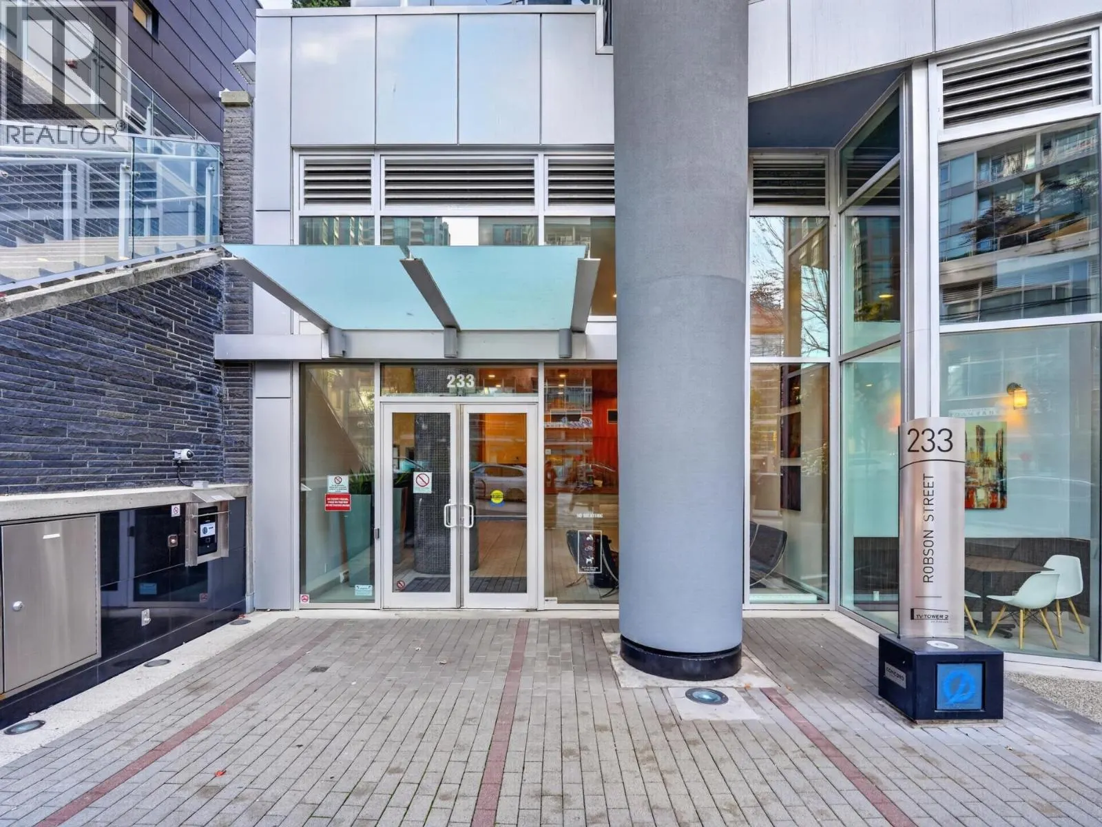 2508 233 ROBSON STREET