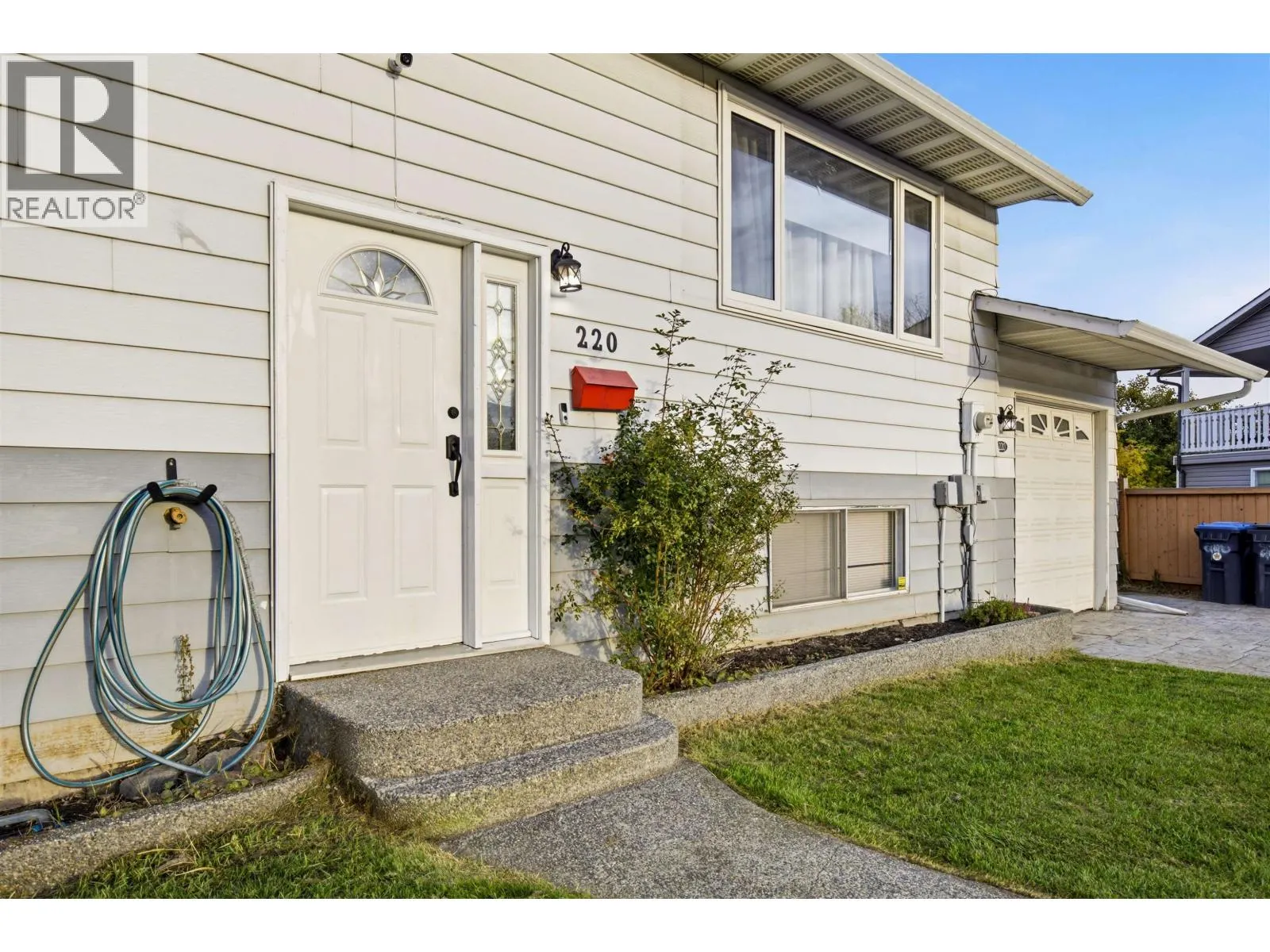 220 CORNWALL CRESCENT