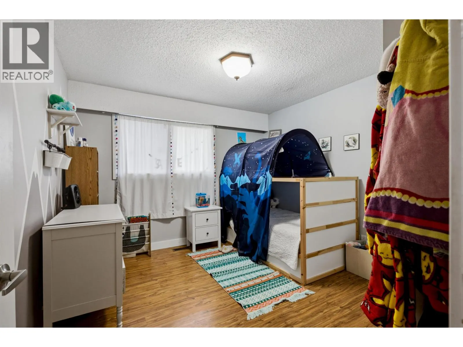 220 CORNWALL CRESCENT