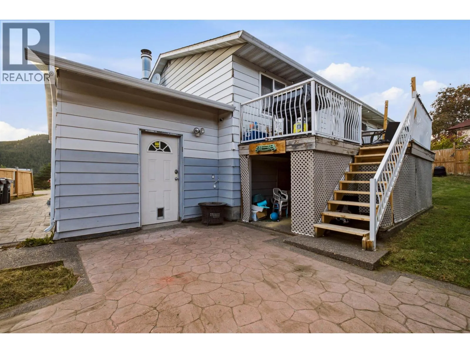 220 CORNWALL CRESCENT