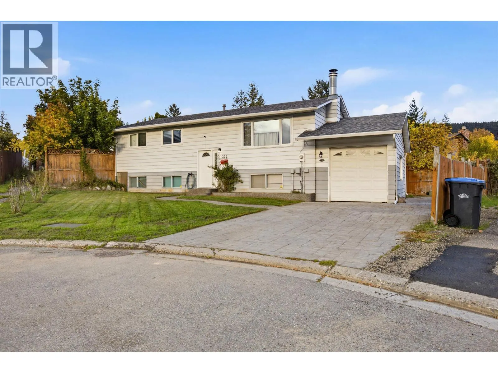220 CORNWALL CRESCENT