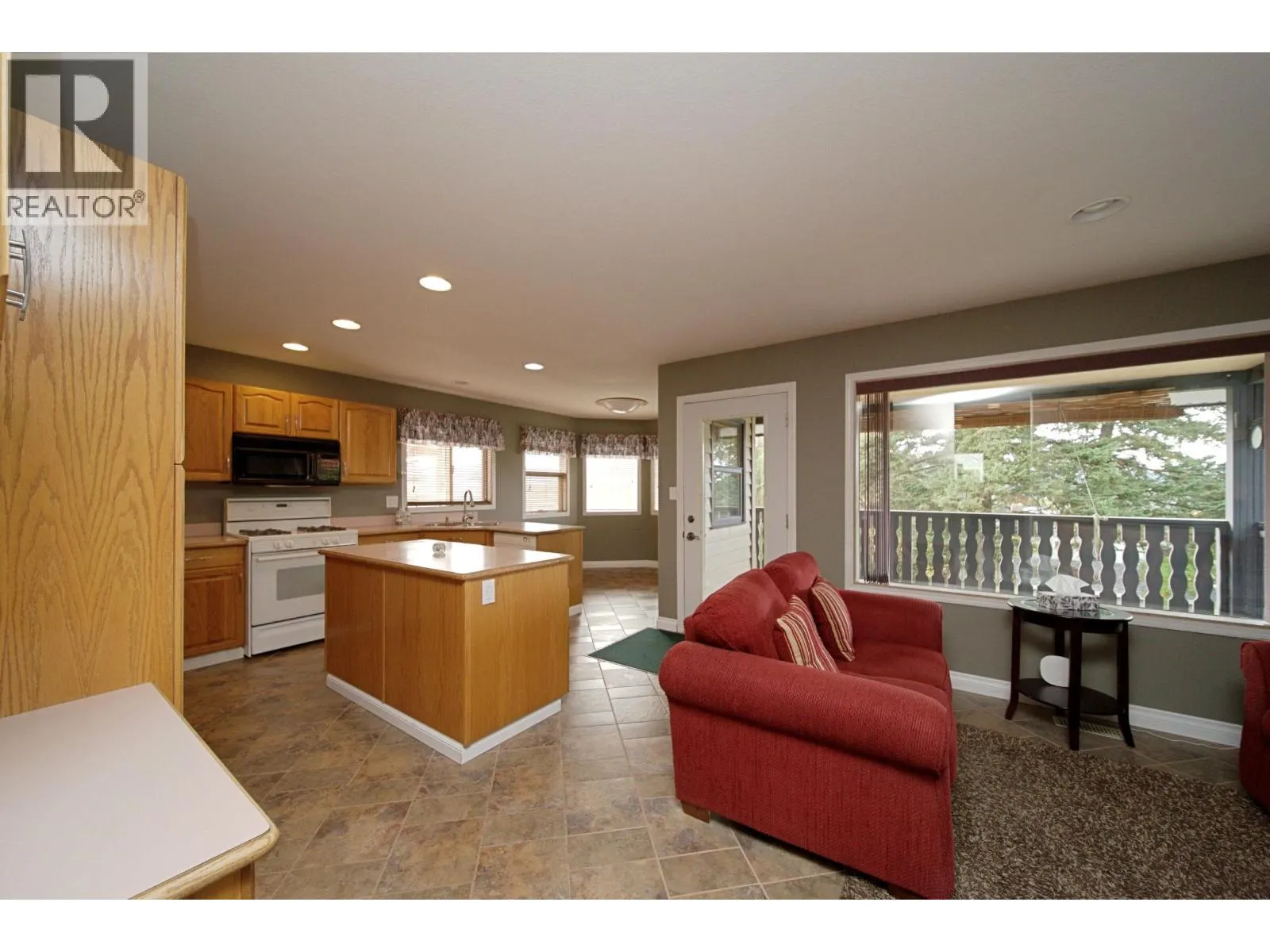 599 PEARKES DRIVE