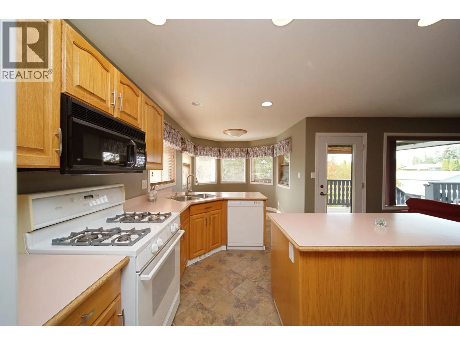 599 PEARKES DRIVE