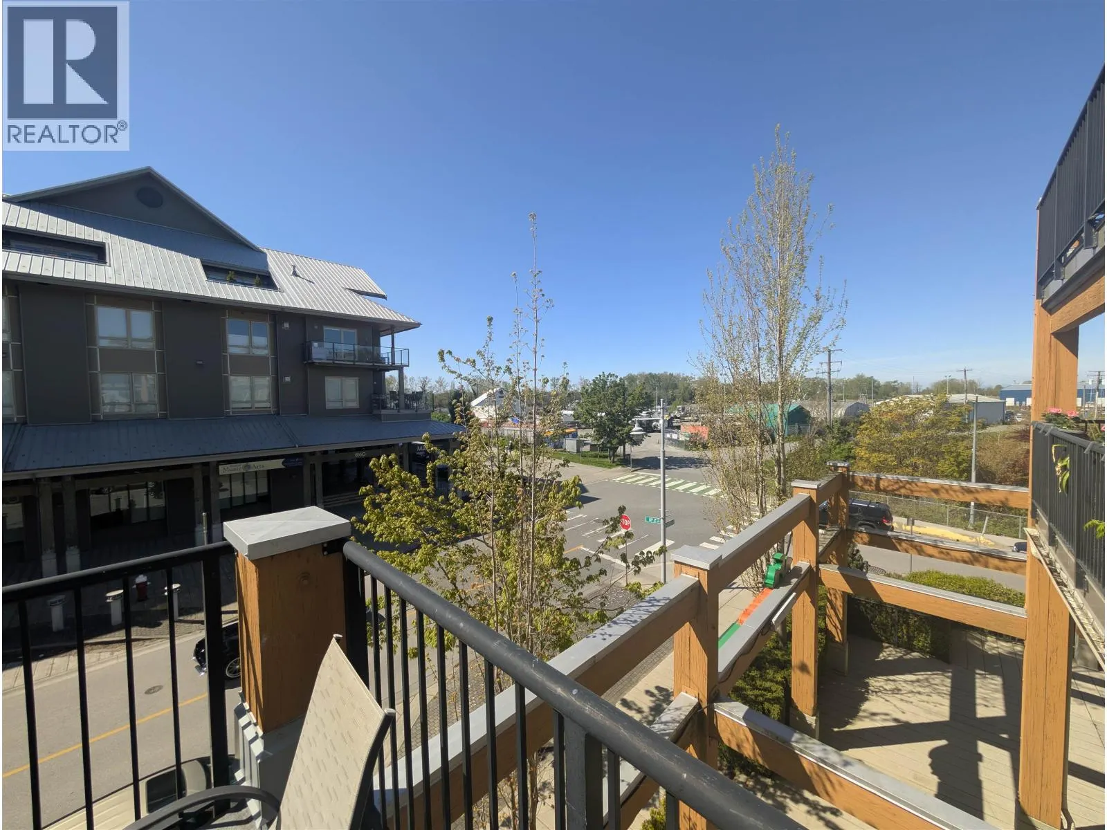 206 6077 LONDON ROAD