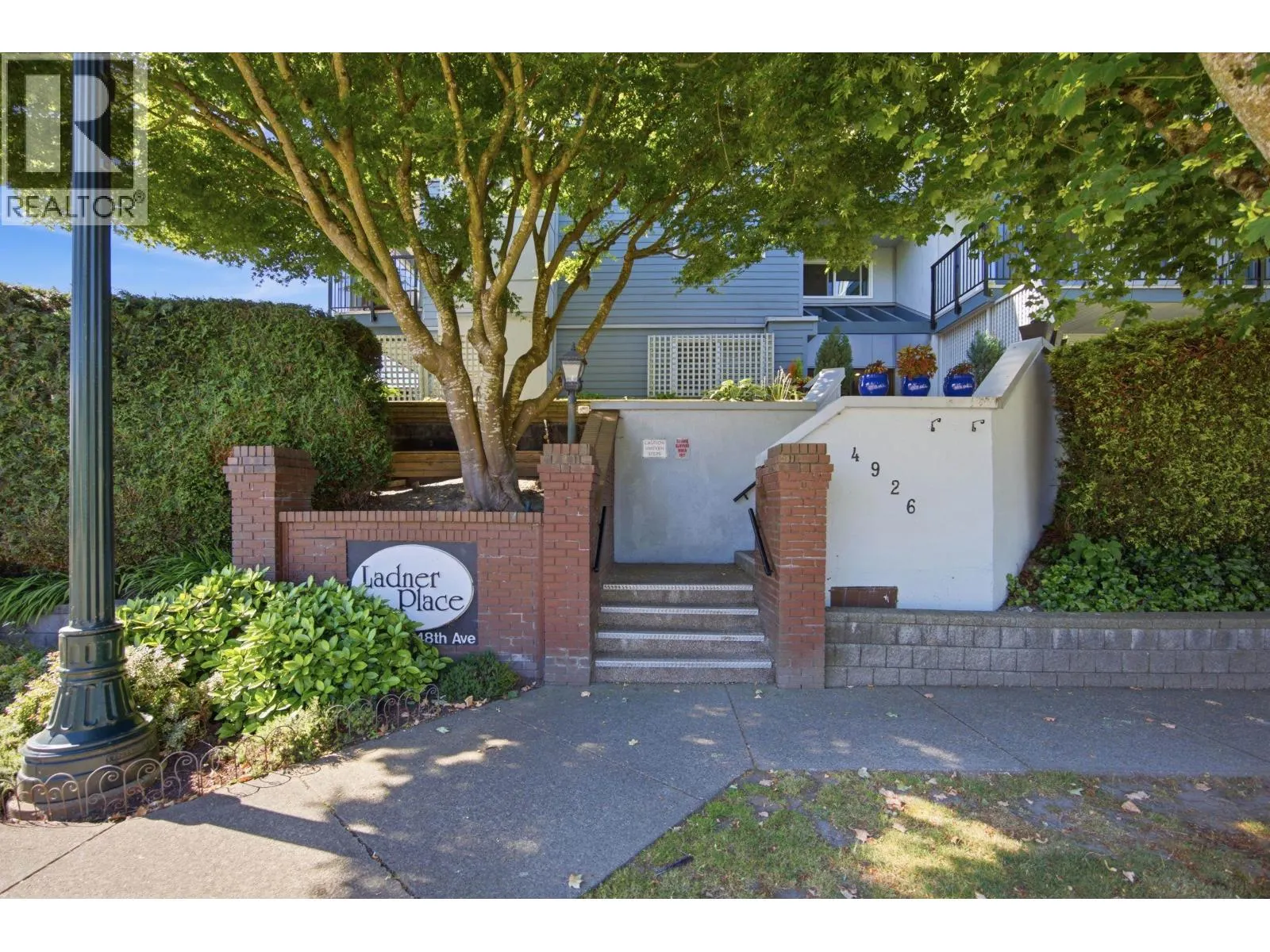 306 4926 48 AVENUE