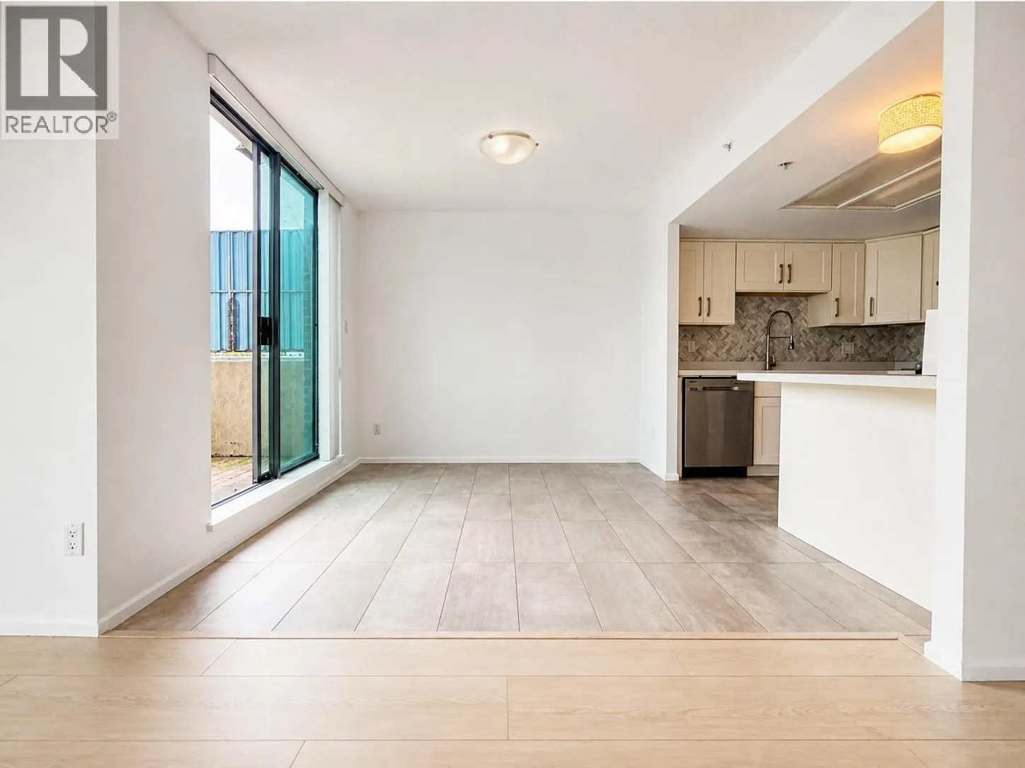504 1159 MAIN STREET
