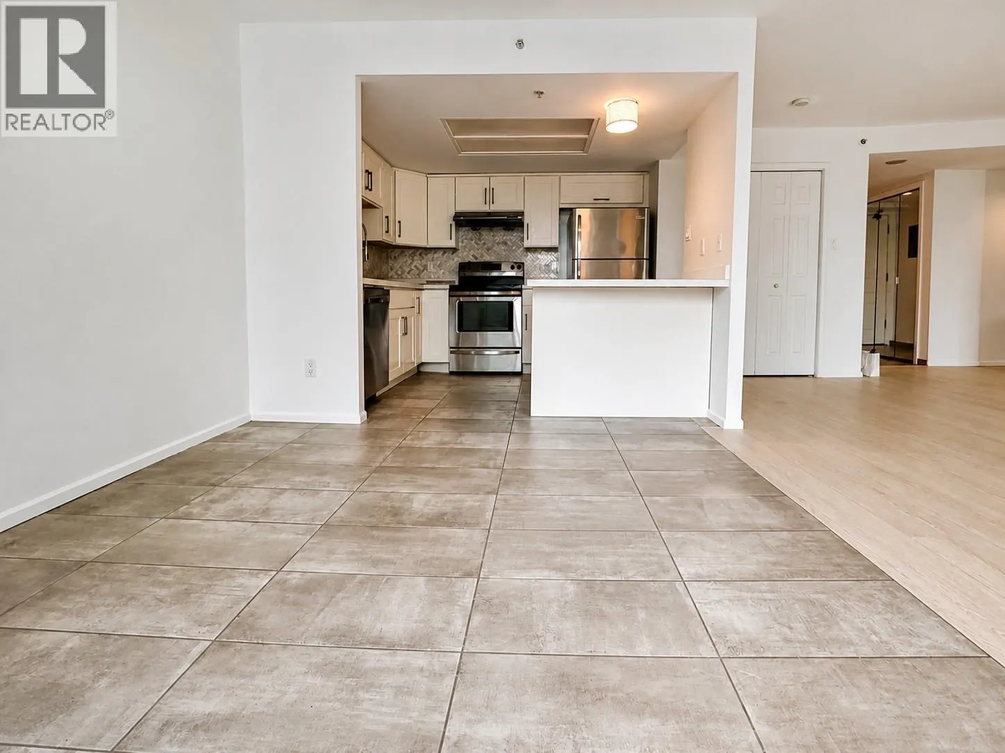 504 1159 MAIN STREET