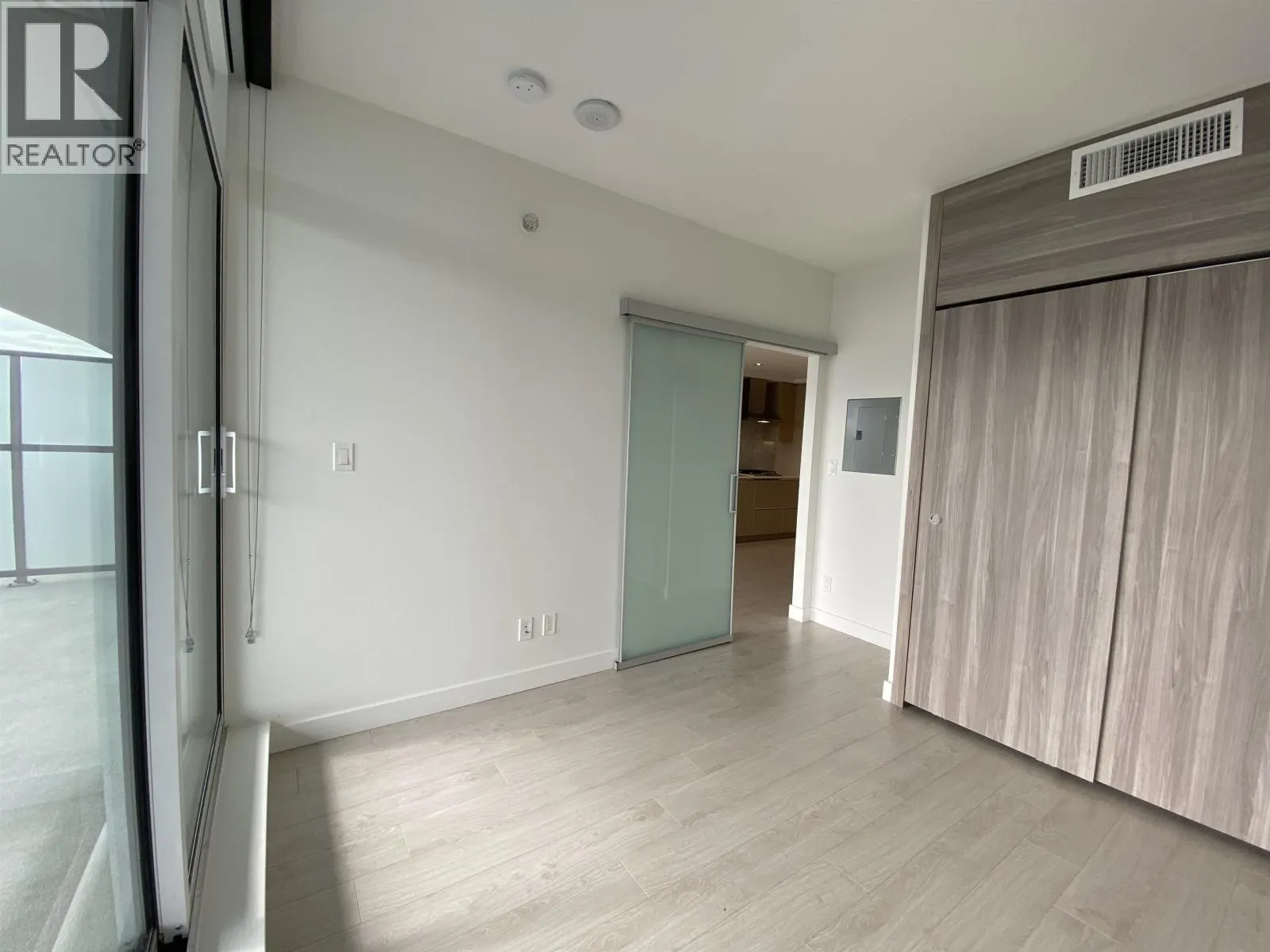 1612 4720 LOUGHEED HIGHWAY