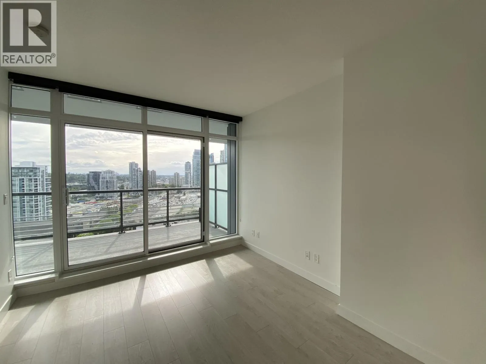 1612 4720 LOUGHEED HIGHWAY