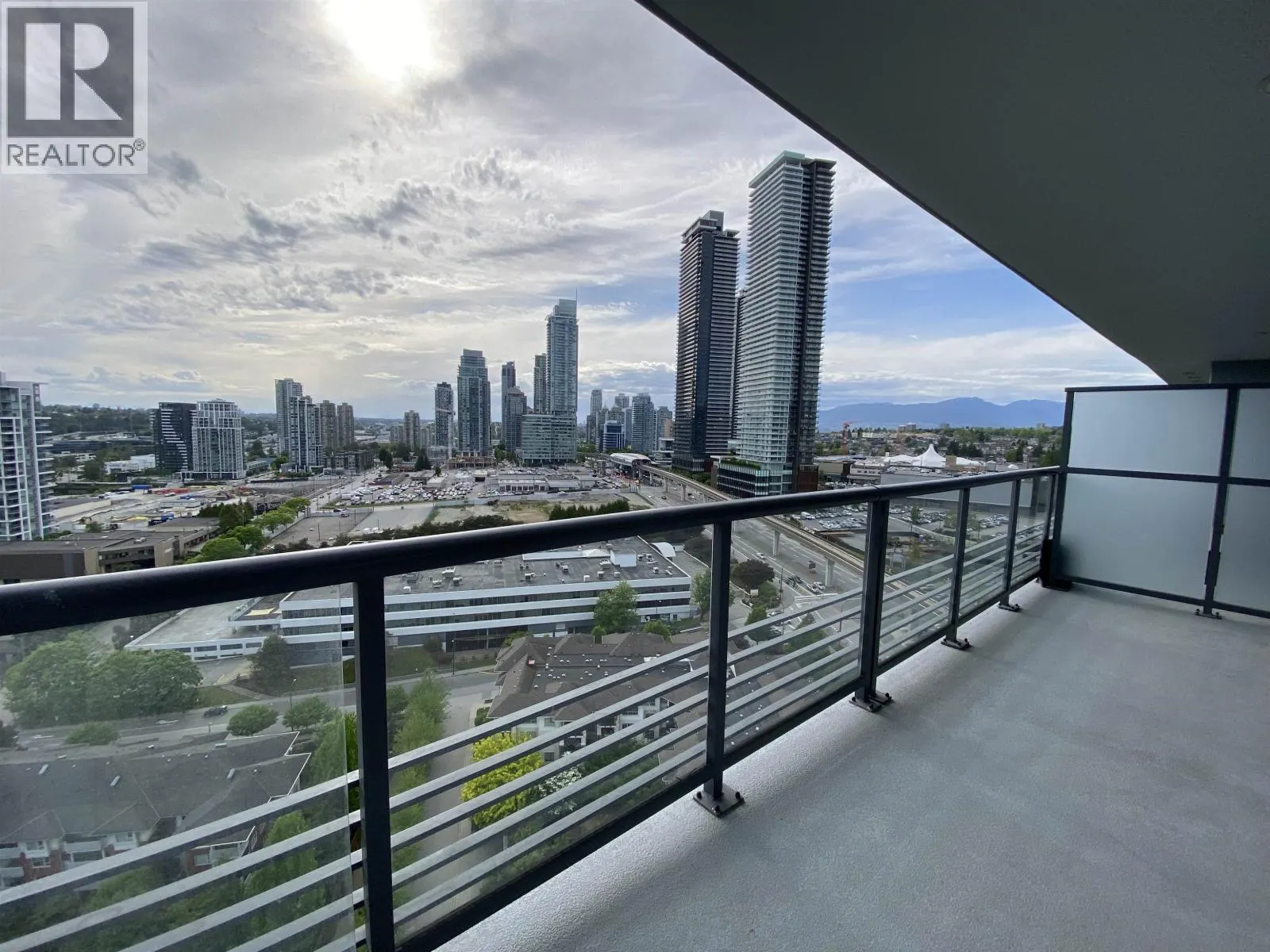 1612 4720 LOUGHEED HIGHWAY