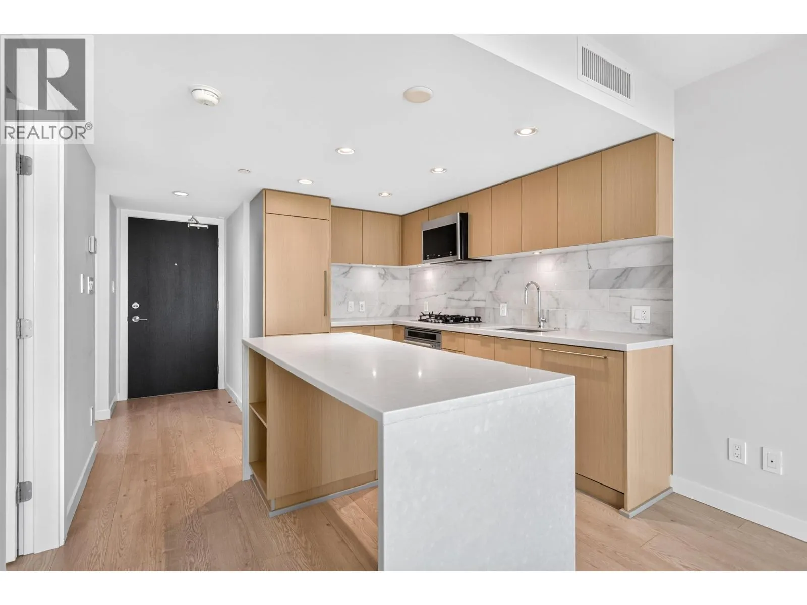 1506 8189 CAMBIE STREET
