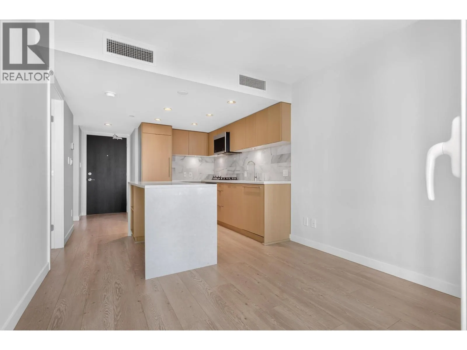1506 8189 CAMBIE STREET
