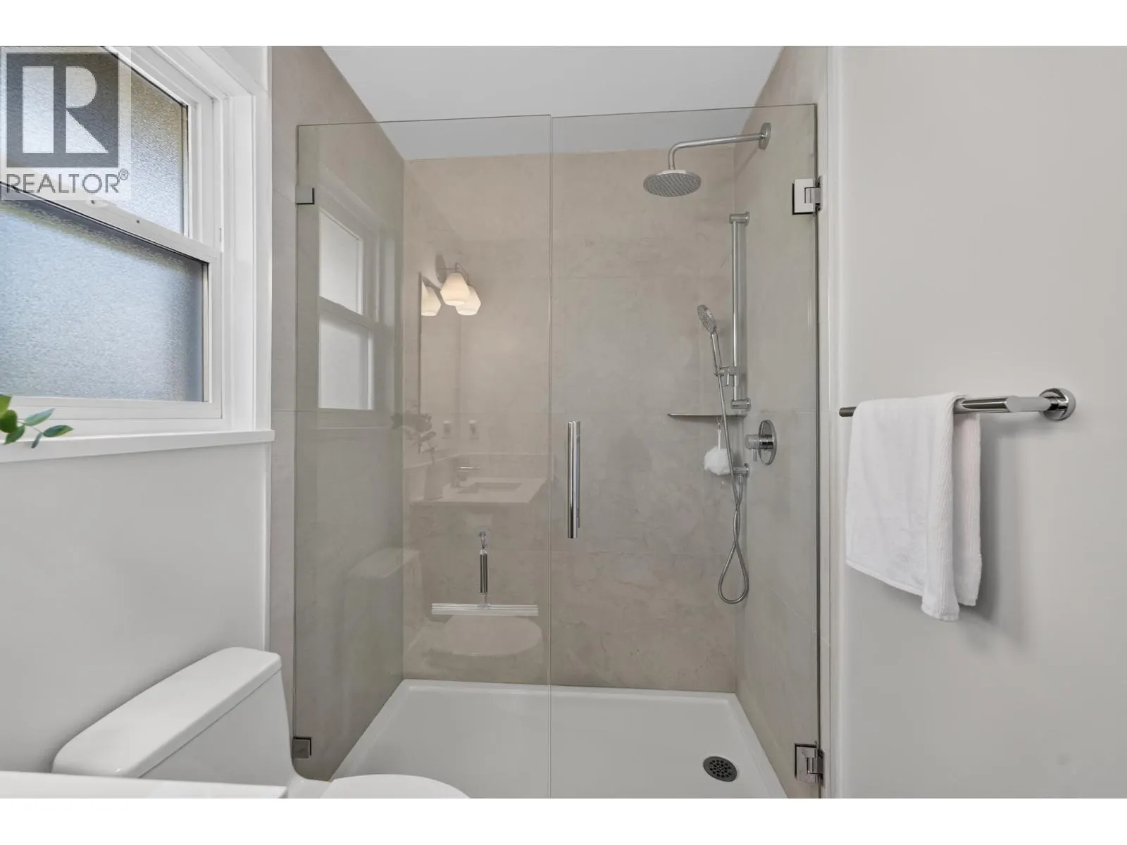 135 E 43RD AVENUE