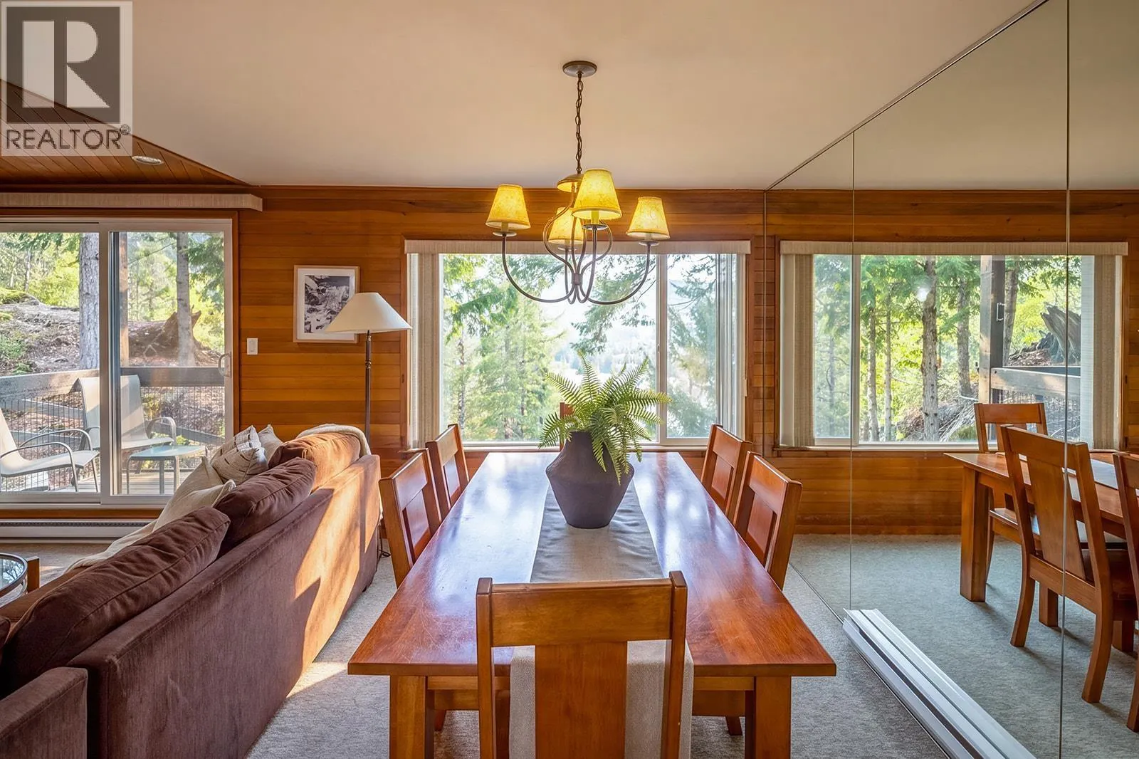 15 2400 CAVENDISH WAY