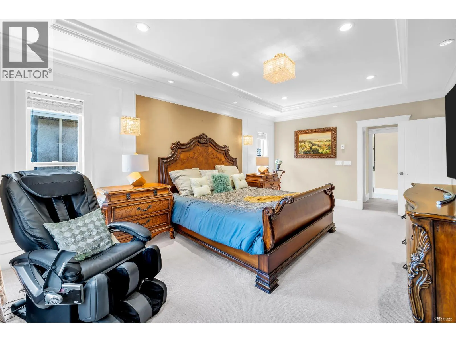 5628 GIBBONS DRIVE