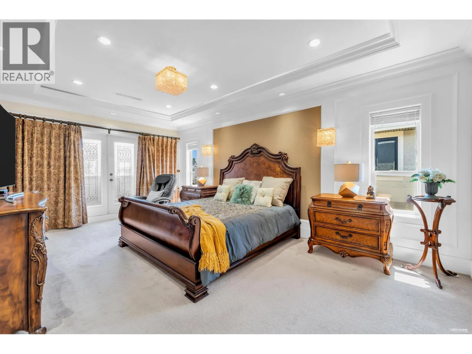 5628 GIBBONS DRIVE