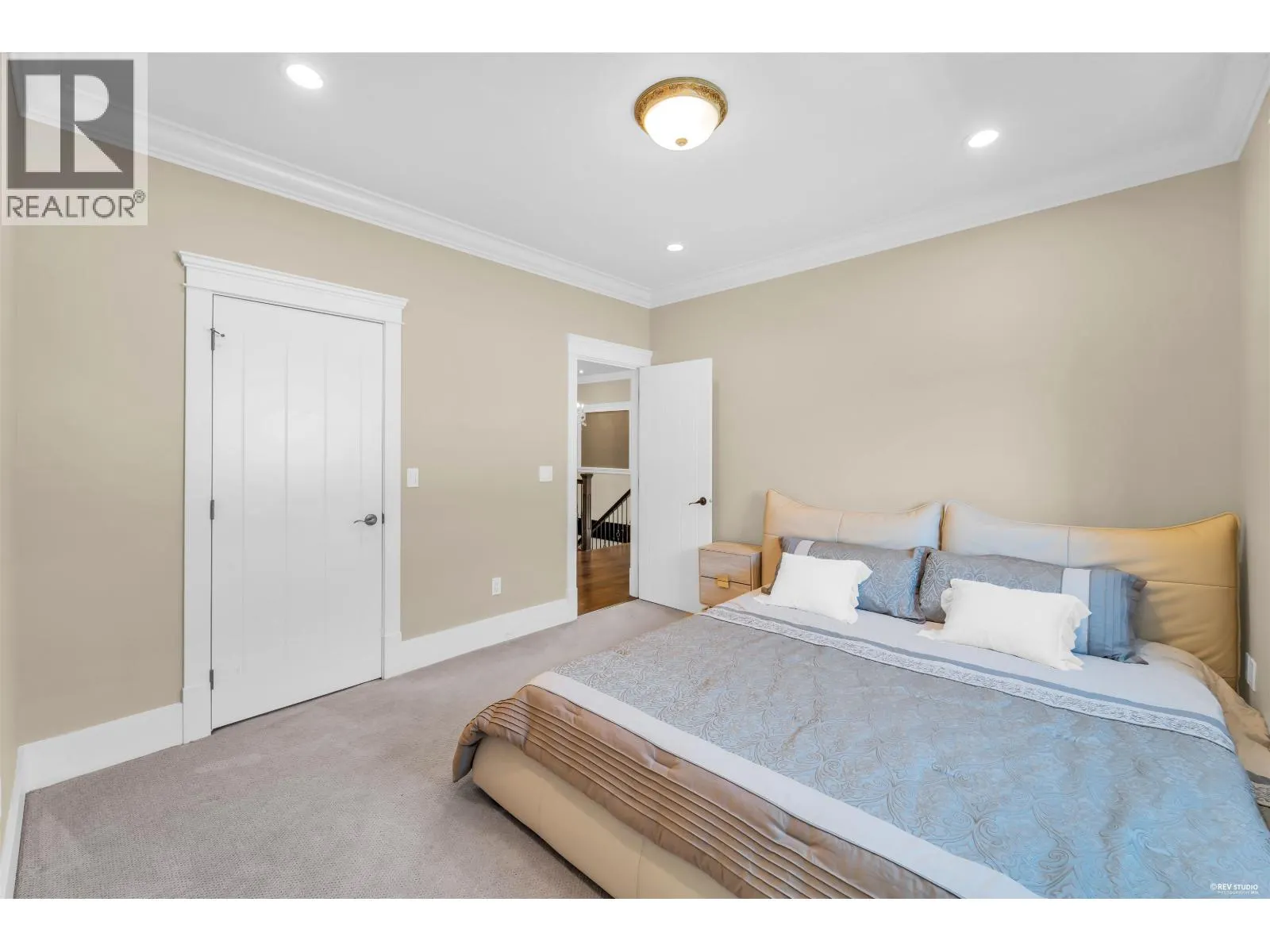 5628 GIBBONS DRIVE