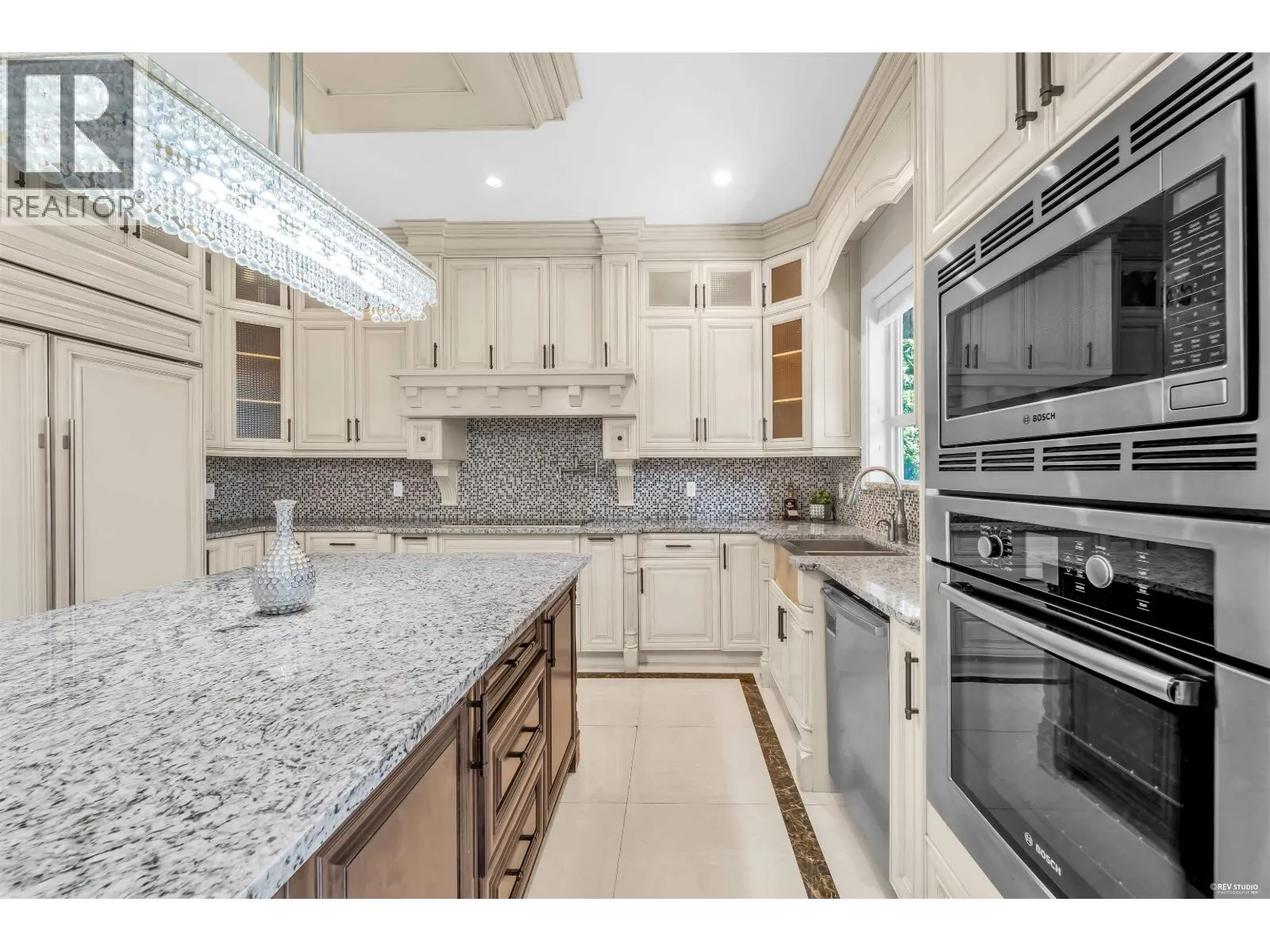 5628 GIBBONS DRIVE