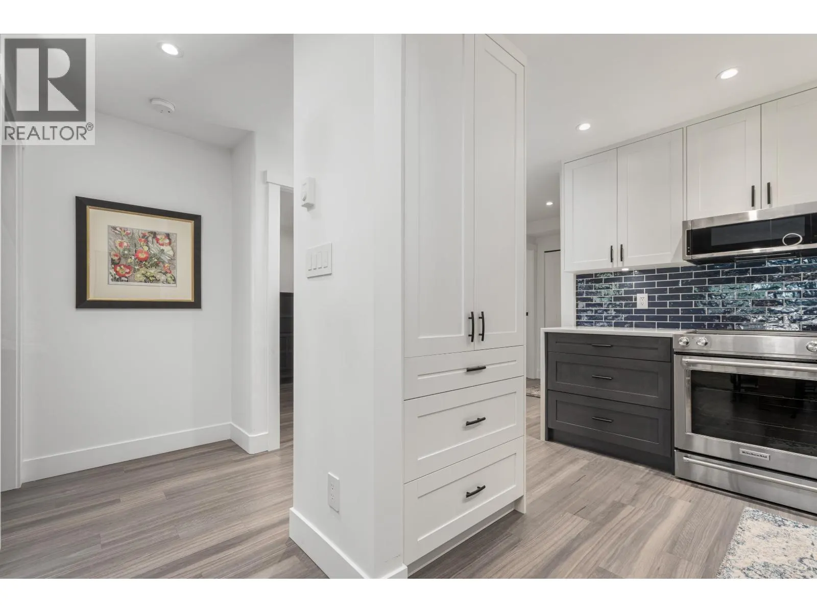 825 W 15TH AVENUE