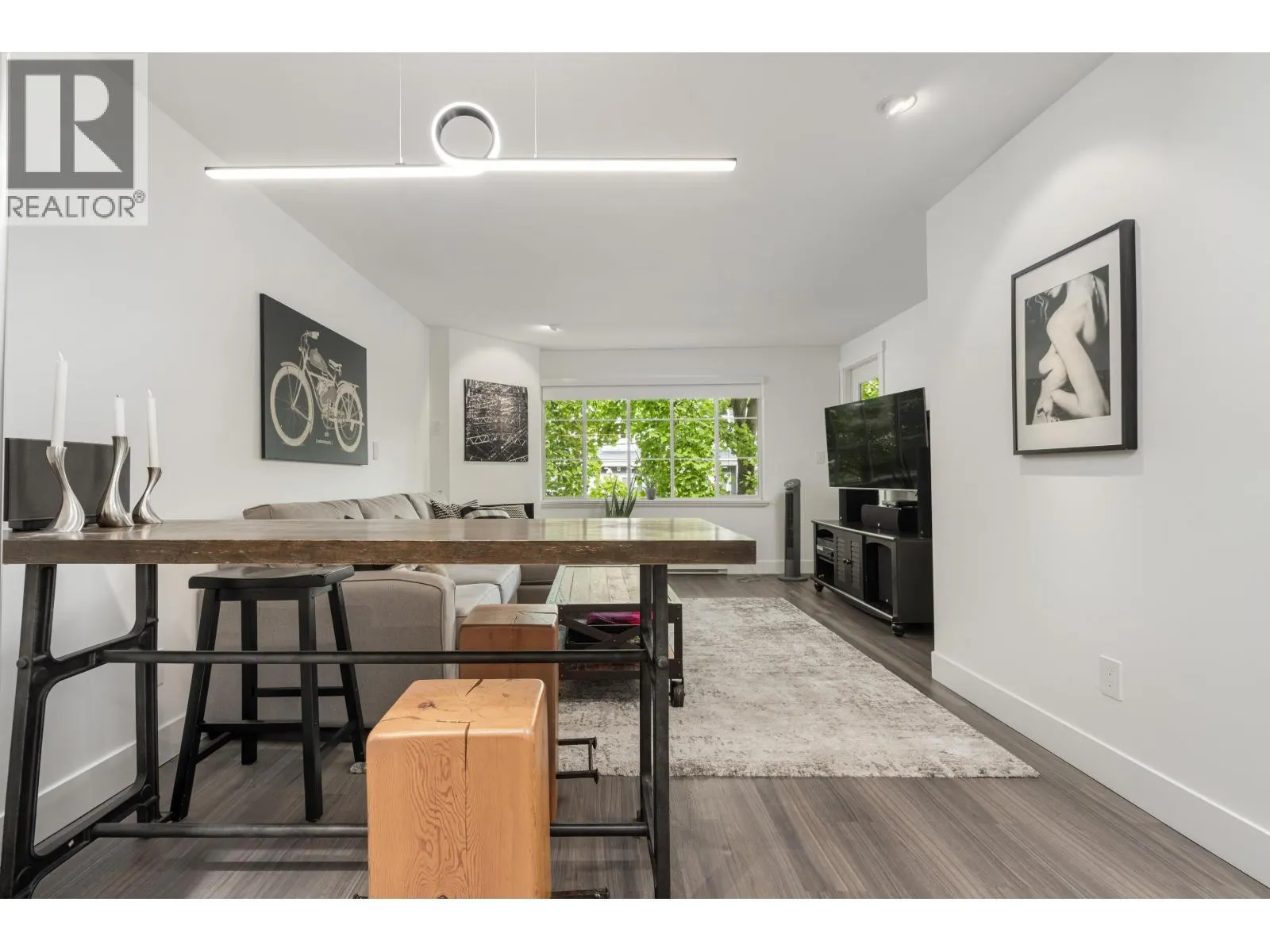 825 W 15TH AVENUE