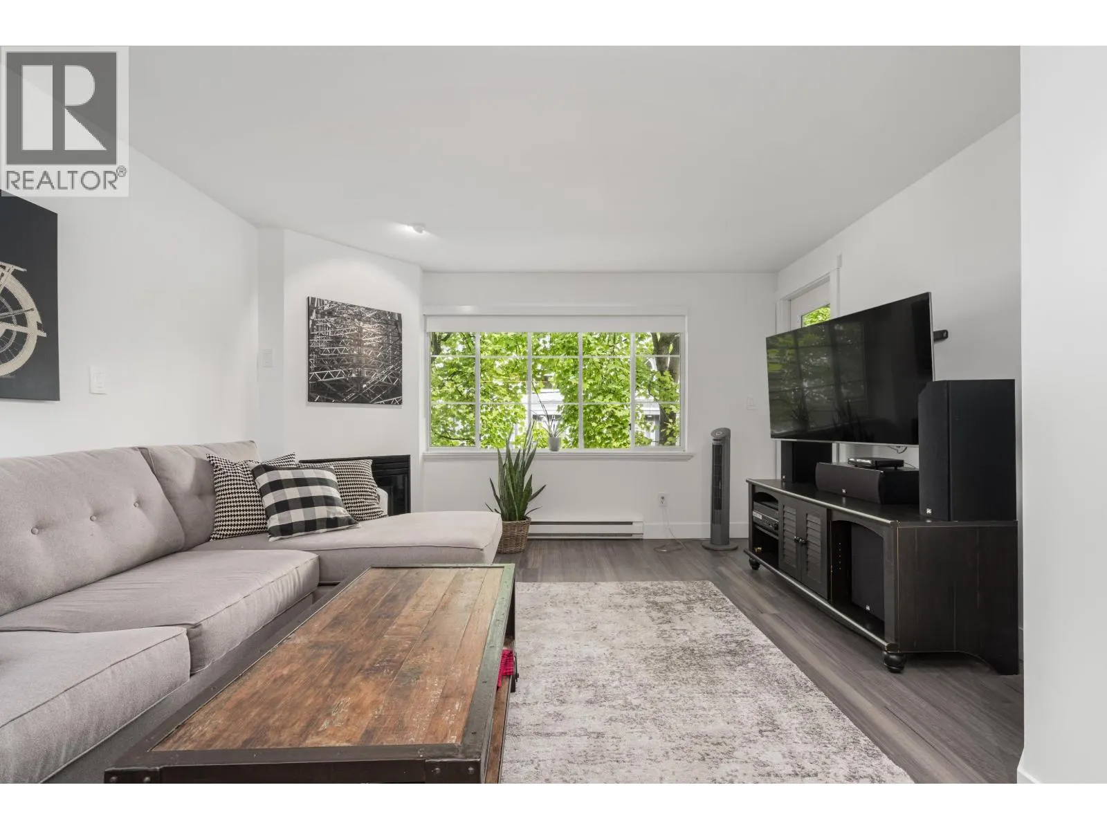 825 W 15TH AVENUE